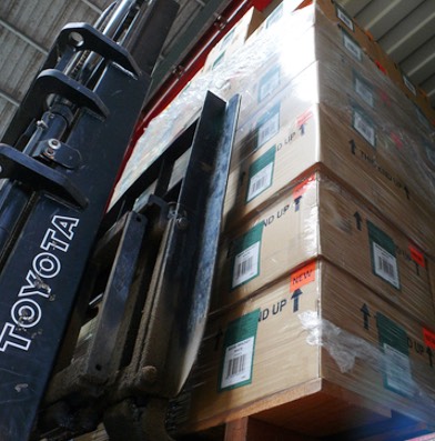 load cartons container